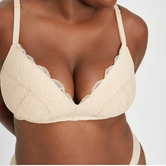 Bras - Picture 3 of 6